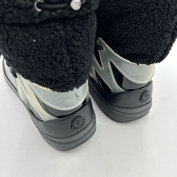 Women’s Moncler fleece  lined snow boots  size 10 - Picture 8 of 10